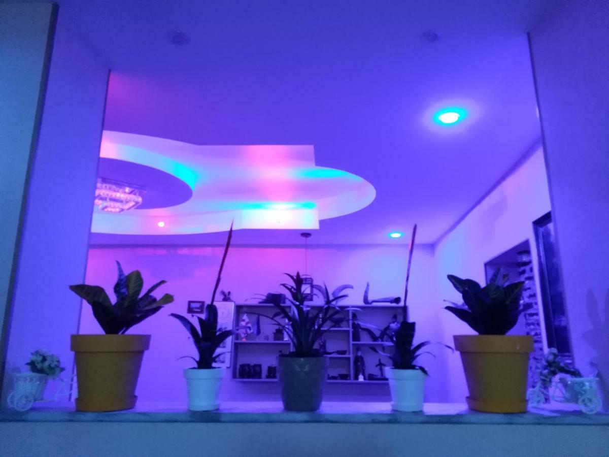 Panorama Hotel Kutaisi Ngoại thất bức ảnh